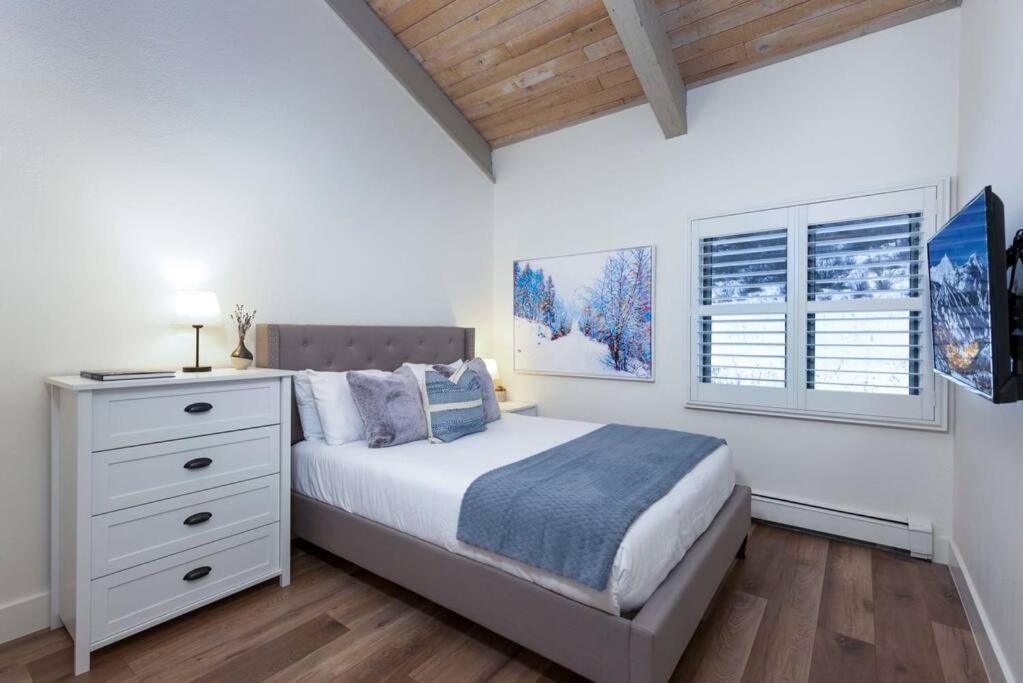 Updated 3 Bedroom 2 Ba With Pool & Hot Tub - Stunning Mountain Views! Сноумасс Виллидж Экстерьер фото